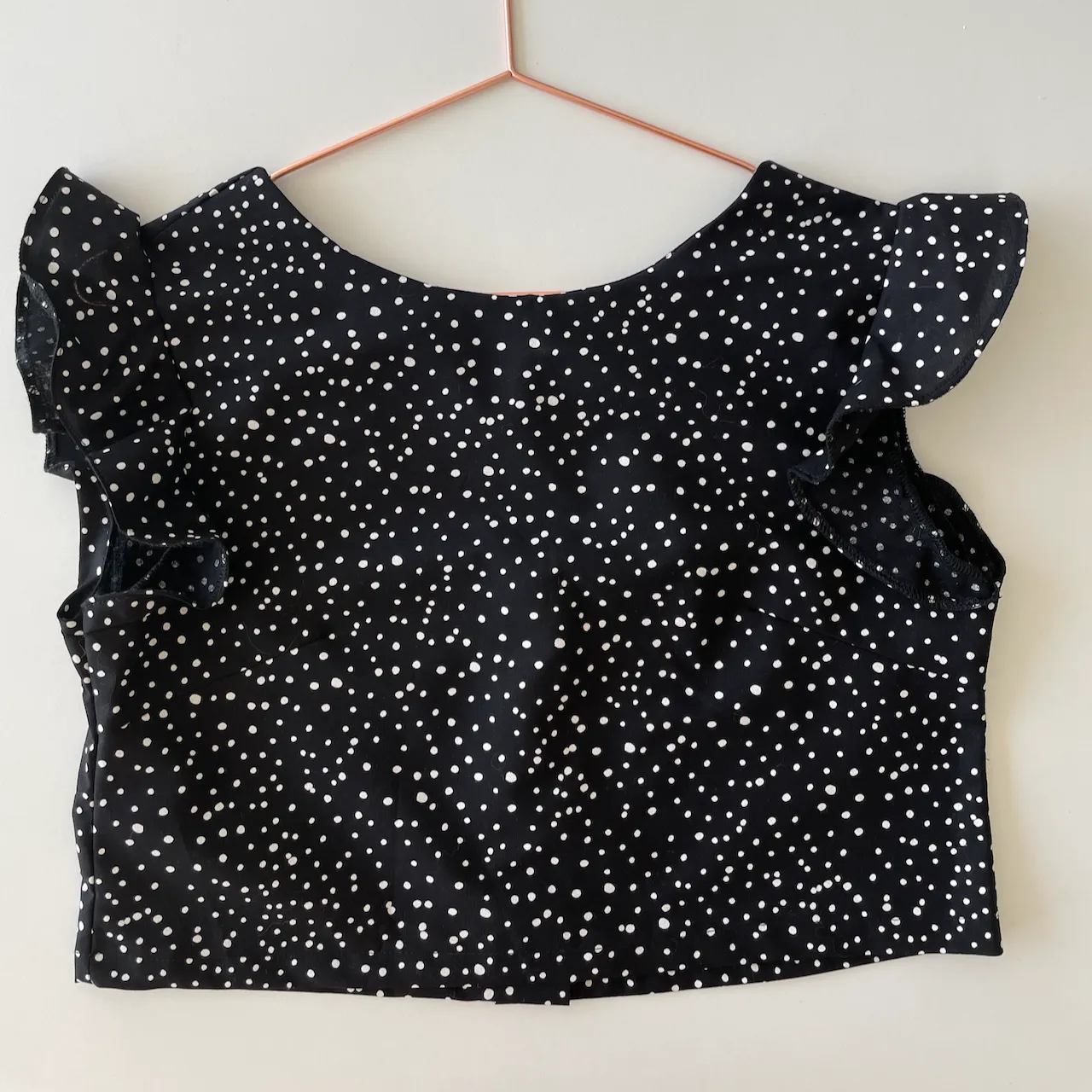 the Split crop top DOTS