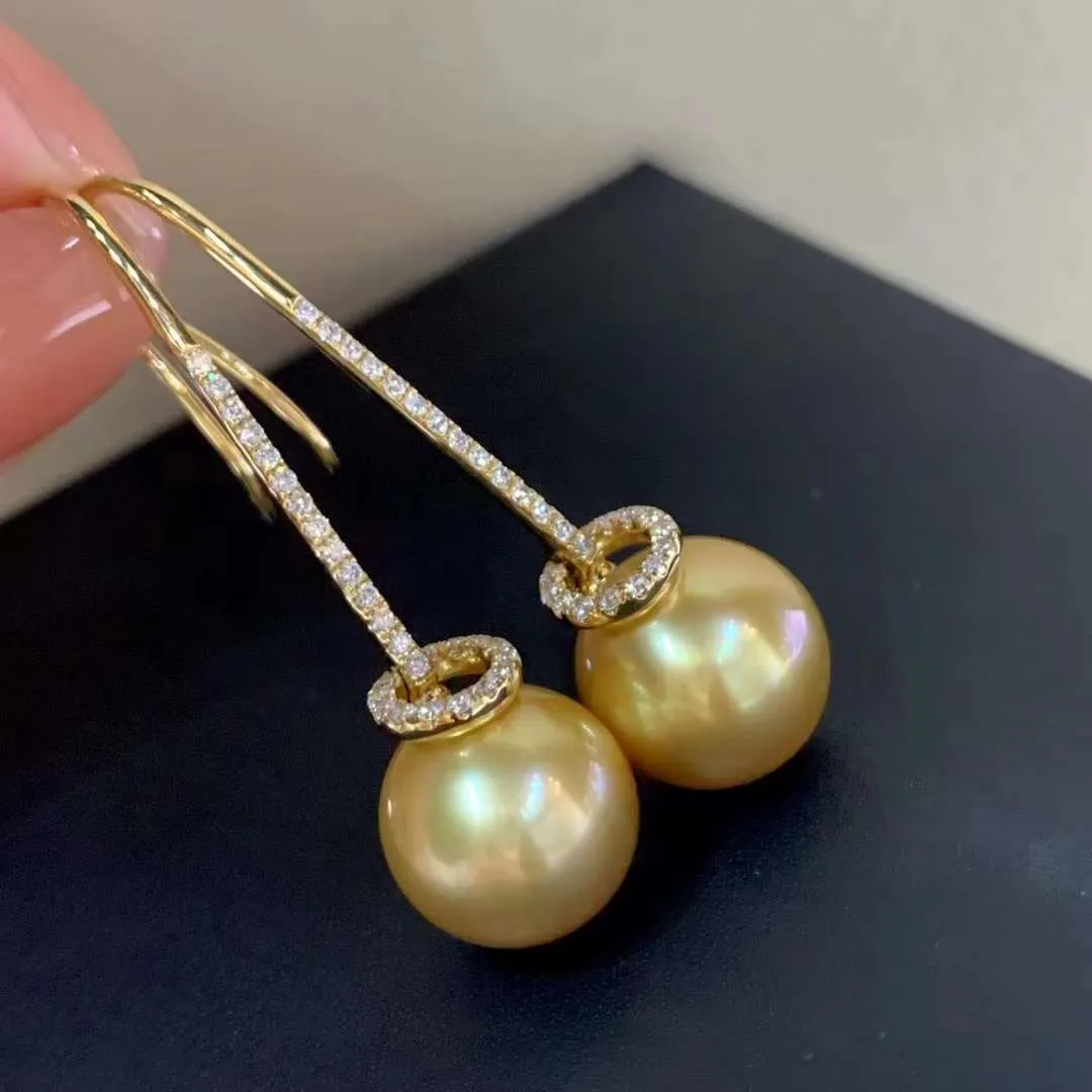 Tsukihana  18K Gold South Sea Pearl With Diamond Earrings - TS001