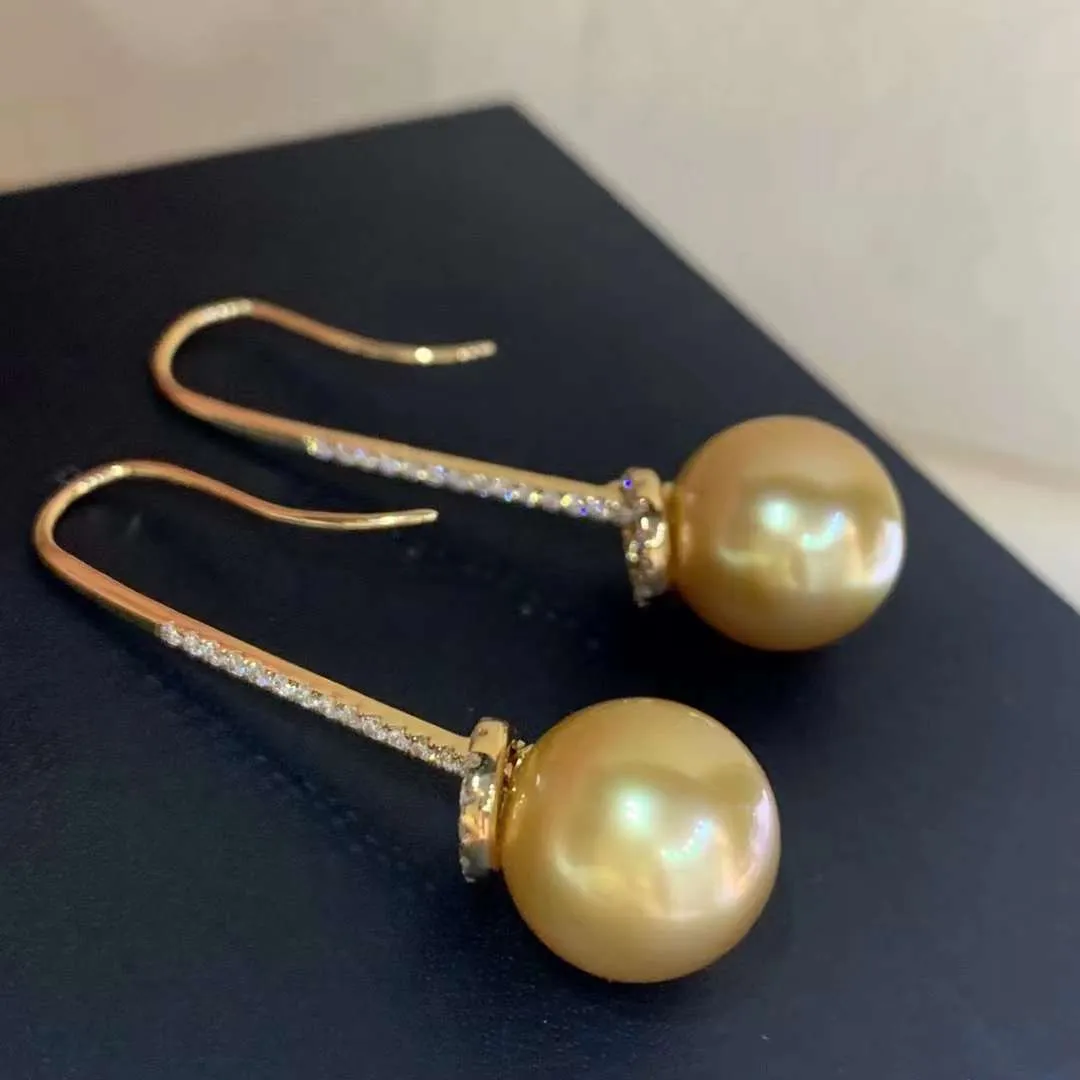 Tsukihana  18K Gold South Sea Pearl With Diamond Earrings - TS001