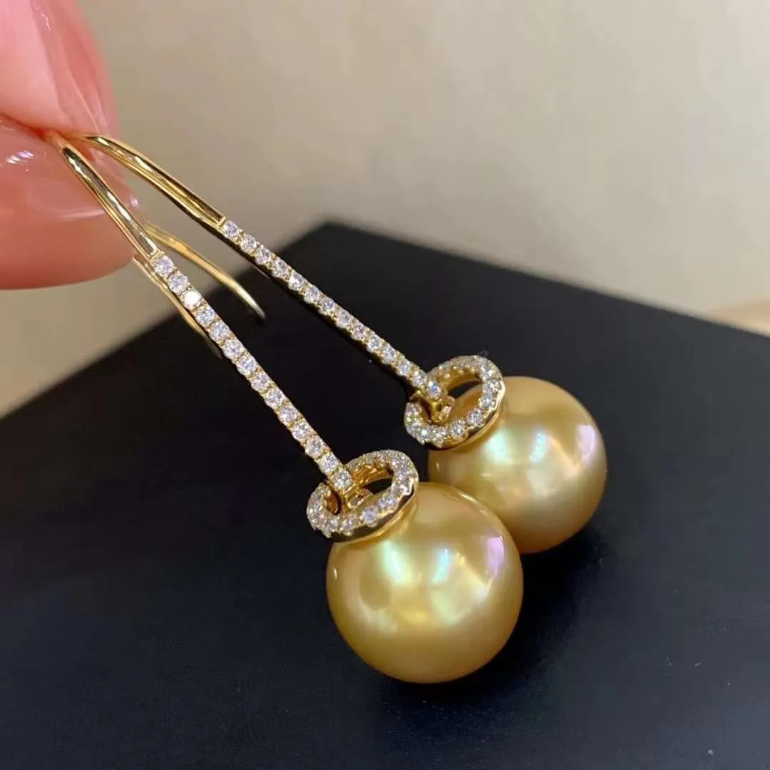 Tsukihana  18K Gold South Sea Pearl With Diamond Earrings - TS001