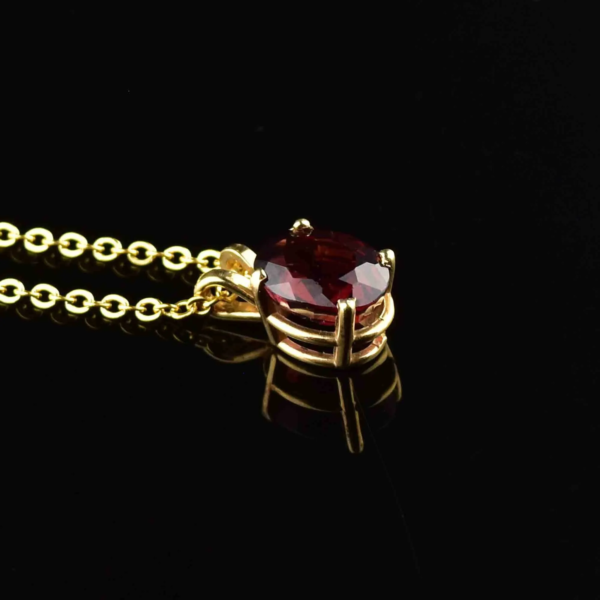 Vintage 14K Gold Garnet Solitaire Pendant Necklace