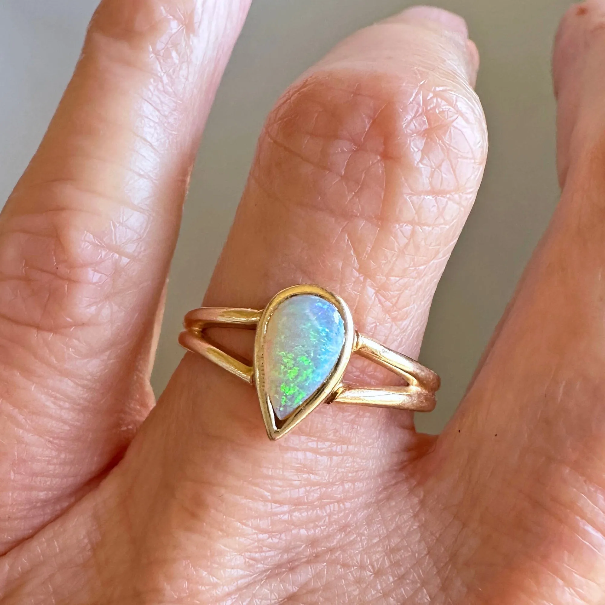 Vintage 14K Gold Split Shoulders Pear Cut Opal Ring