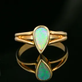 Vintage 14K Gold Split Shoulders Pear Cut Opal Ring