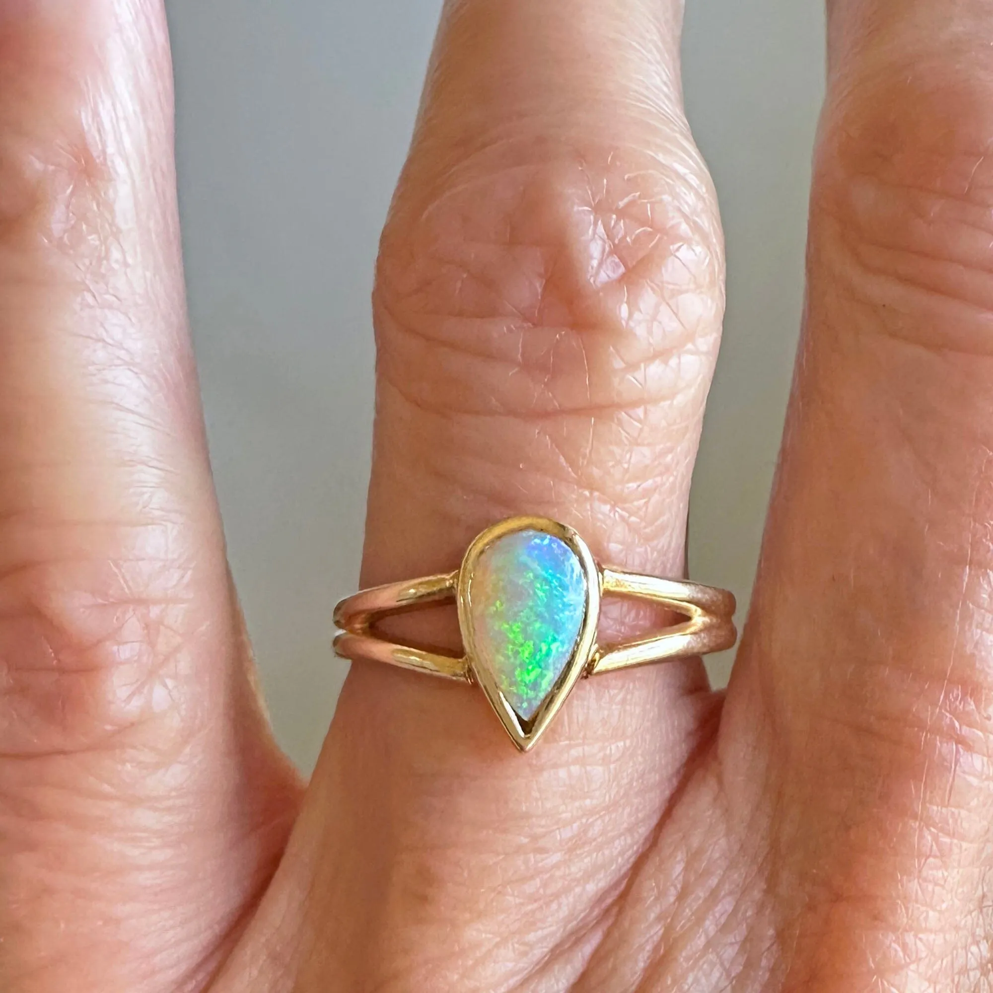 Vintage 14K Gold Split Shoulders Pear Cut Opal Ring