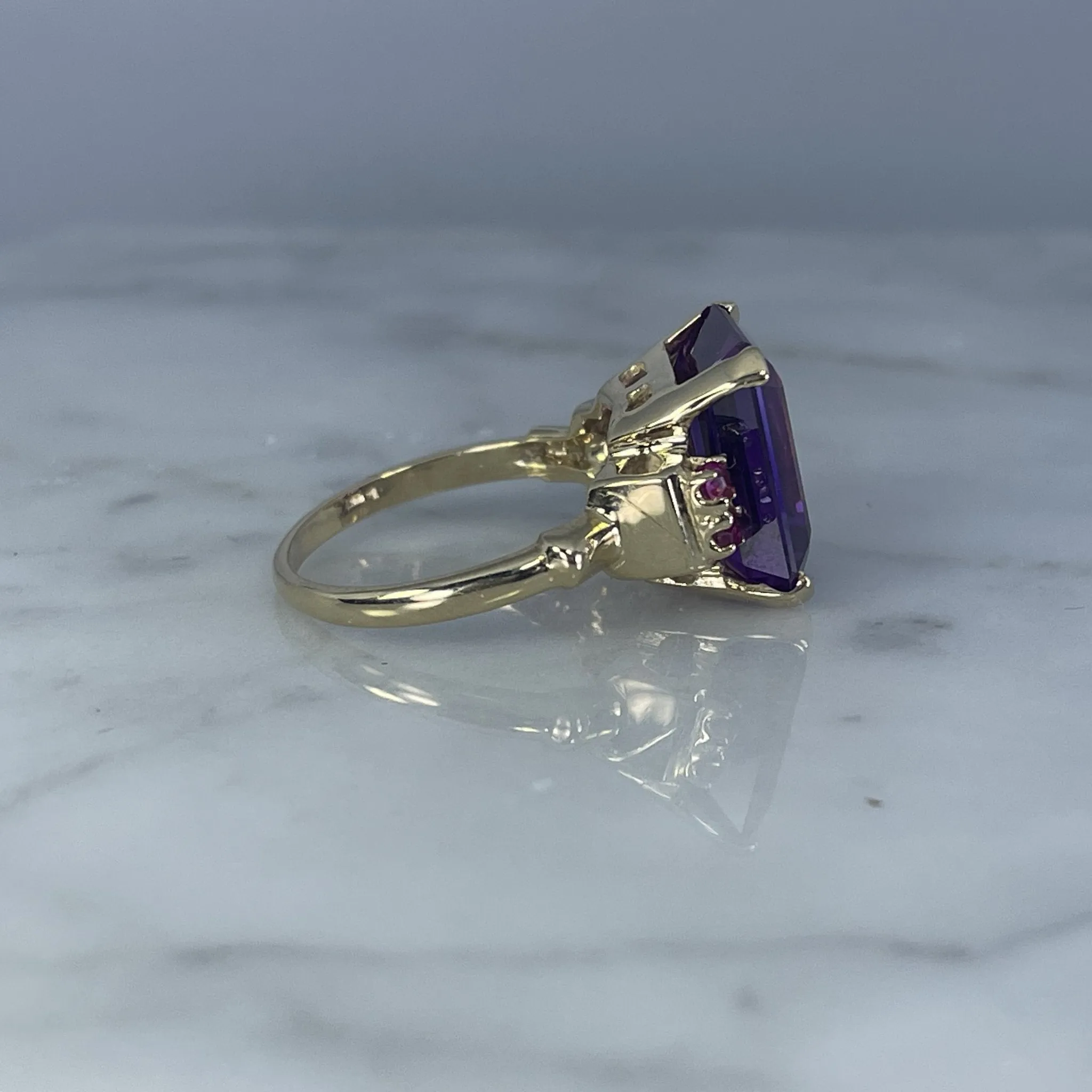 Vintage Purple Sapphire and Ruby Statement Ring in a 10k Yellow Gold. 1970s Sustainable Estate Jewelry.