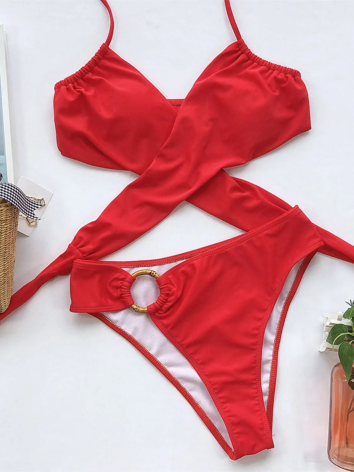 Zweiteiliges Bikini-Set mit Neckholder im Sonnenuntergang-Urlaub